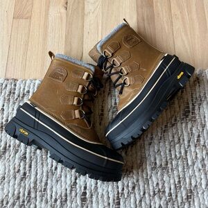 Sorel Tan and Black Men's Boots